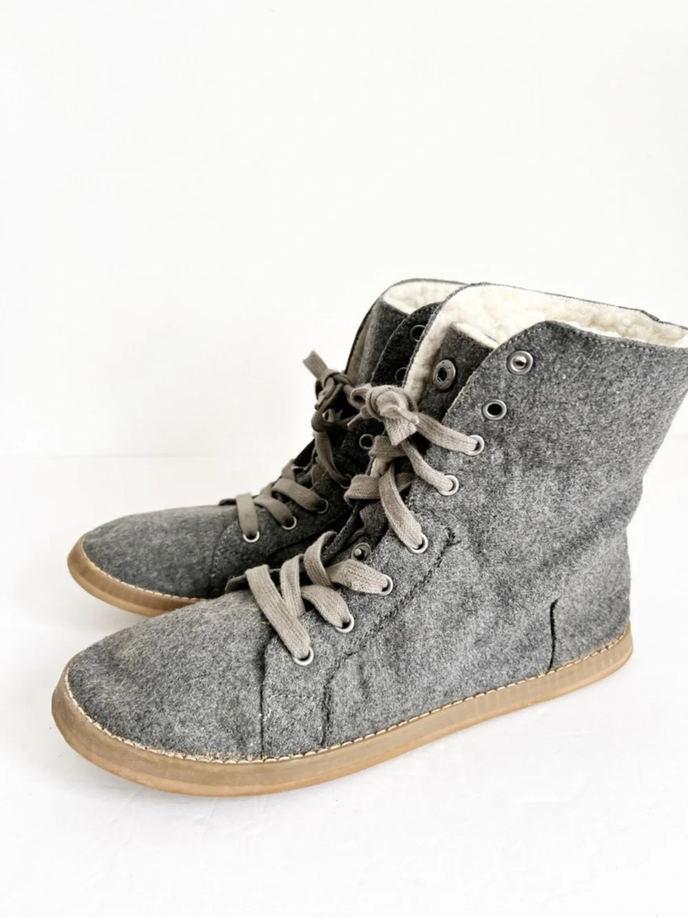 SZ 8 Gray Felt Lace-Up High-Top Boots Wool Lining